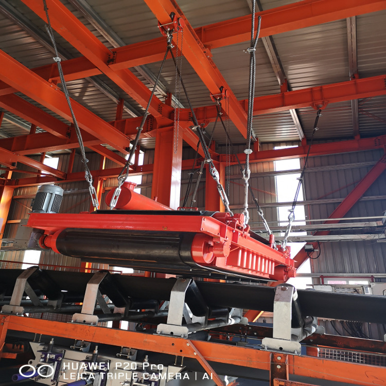 强磁带式除铁器 除铁器设备 除铁器厂家 小型除铁器 永磁除铁器