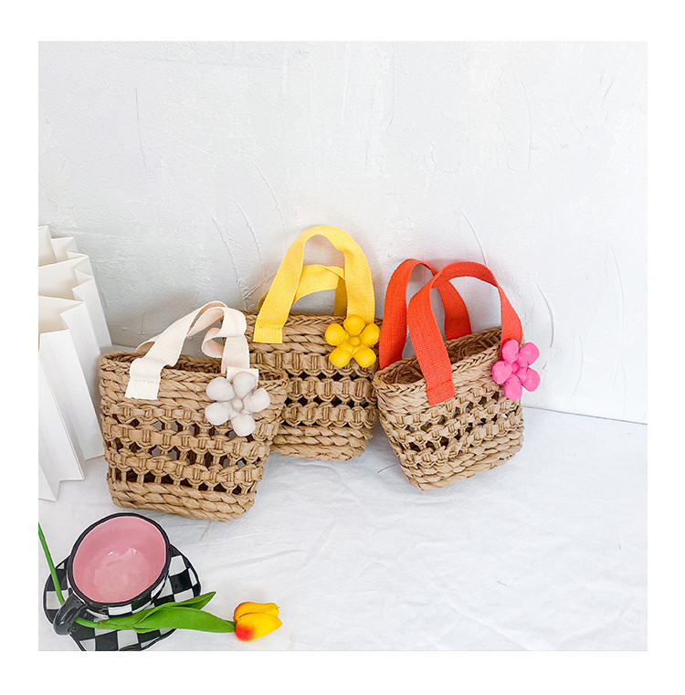 Kid's Small Spring&summer Straw Solid Color Cute Flowers Bucket Open Straw Bag display picture 2