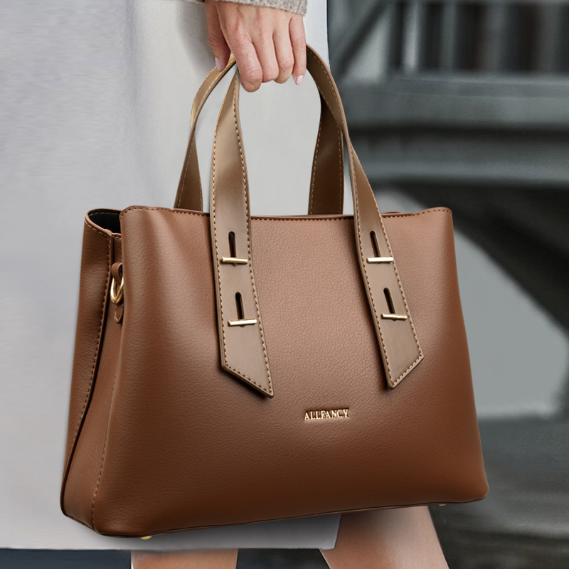 2024 nuevo bolso de mujer transfronterizo de moda europea y americana alta sensación de mochila de hombro de gran capacidad simple mochila de mujer de viaje