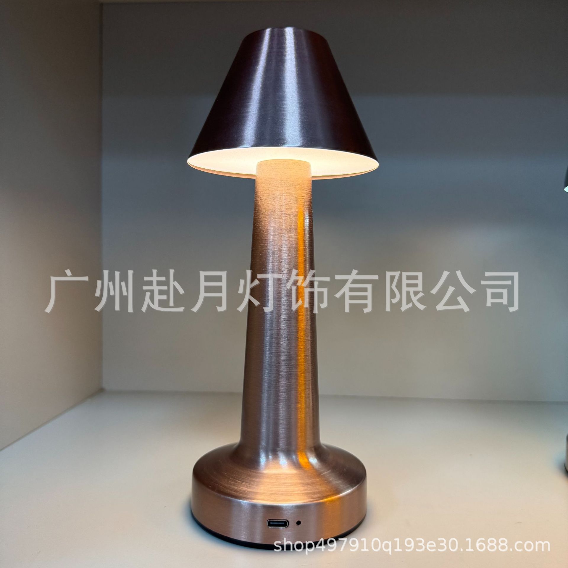 工厂直供LED现代简约酒吧台灯酒店户外床头护眼触摸充电小夜灯