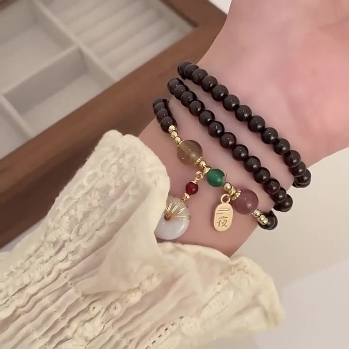 Retro protective amulet