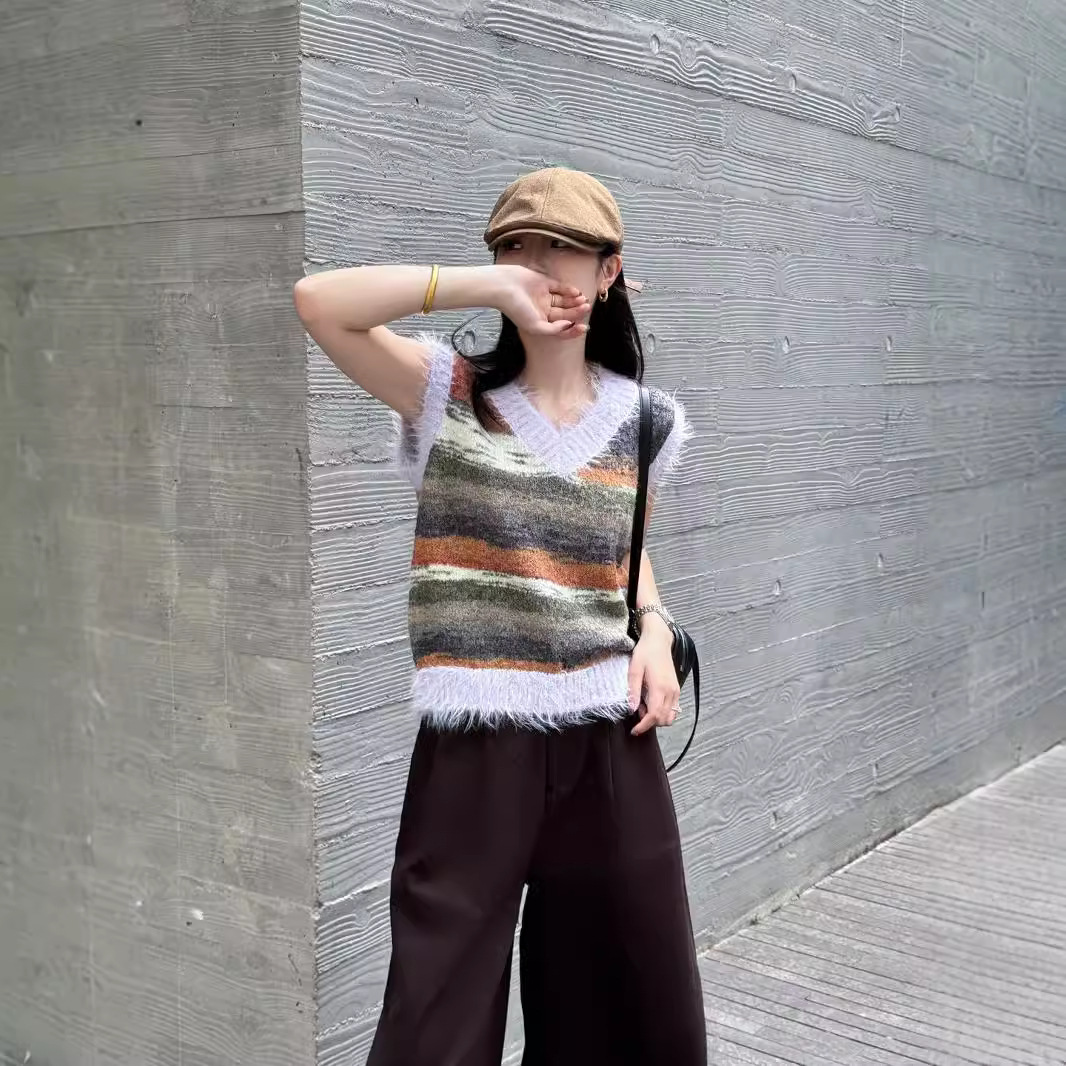 24 invierno Puyuan 2024 otoño y invierno nuevo diseño de rayas sueltas sensación de chaleco de punto suave glutinoso
