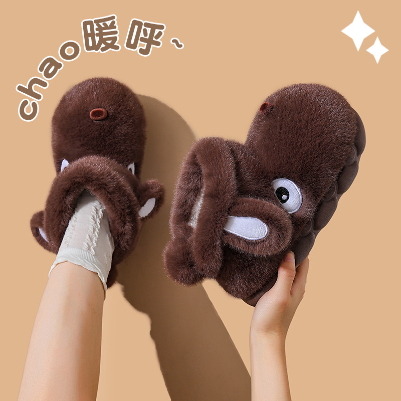 Zapatillas de algodón para mujeres invierno 2025 nuevo interior bolsas antideslizantes de lana tacones zapatos de algodón de peluche para hombres