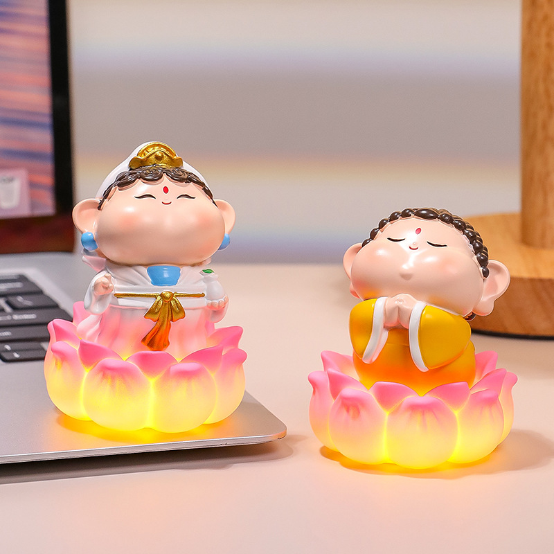 幸運が続いています。小神仙のデスクトップの小夜灯事務室の情緒が安定しています。