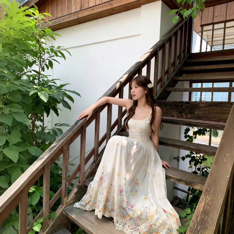 [Secret Mirror Garden] French-Style Seaside Resort-Style Suspender Dress for Women, Spring and Summer Style, Heavily Embroidered A-Line Long Dress