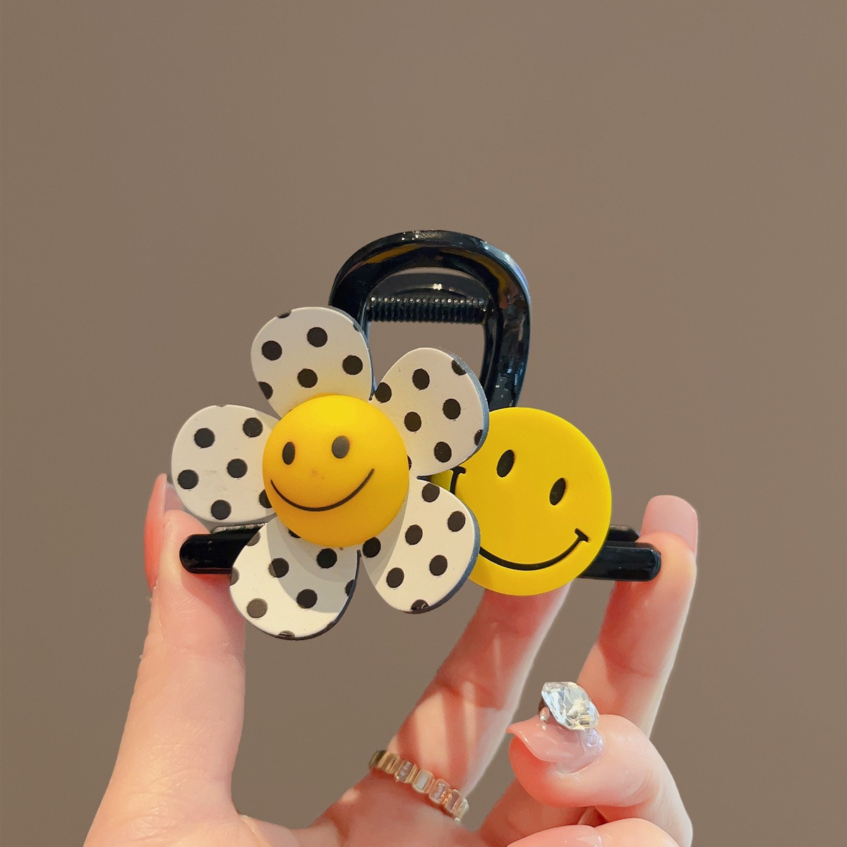 可爱太阳花抓夹夏季发量少高级感后脑勺盘发鲨鱼夹女甜美笑脸发夹