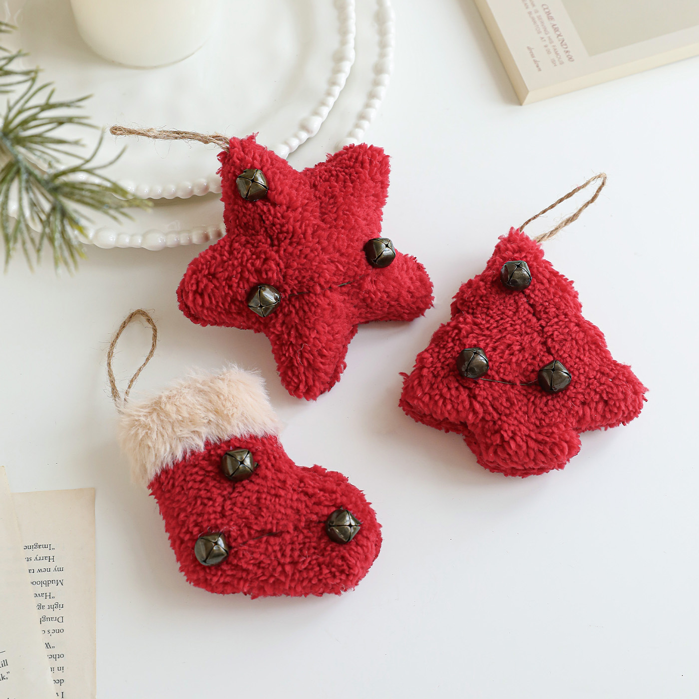 Transfronterizo americano rojo bordado peluche colgante de tela bordado blanco árbol de Navidad colgante estrellas campana muñecas de dibujos animados