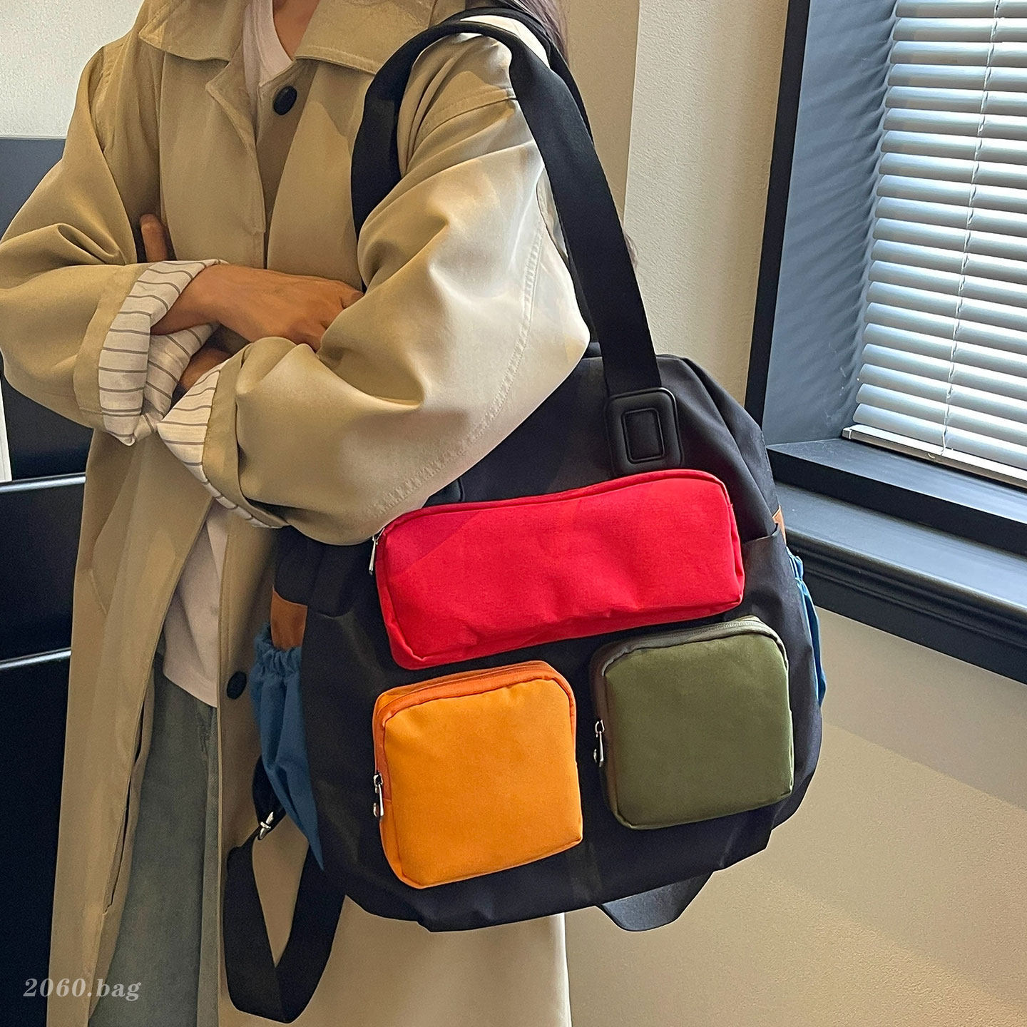 2026 nueva mochila de gran capacidad de viaje mochila de moda coreana multifuncional empalme día de nylon color contrastante