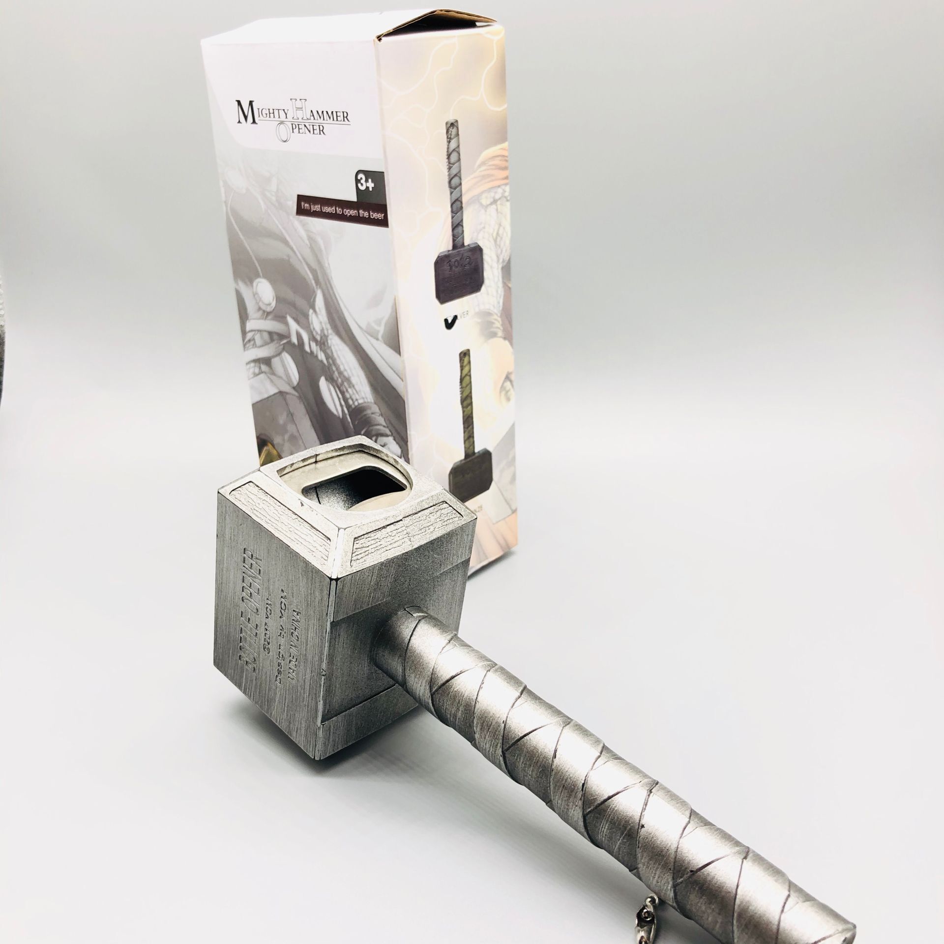 Nuevo embalaje de caja de color creativo Thor martillo abrebotellas personalidad martillo cerveza abrebotellas necesidades diarias