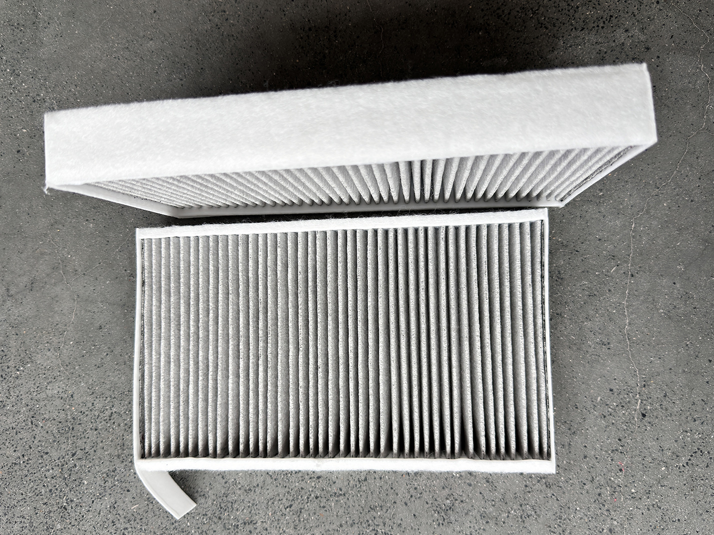Suitable for Tesla Model 3/Re-New 3Y/Y Air Conditioning Filter Element 1813371-00-B Activated Carbon Air Conditioning Filter