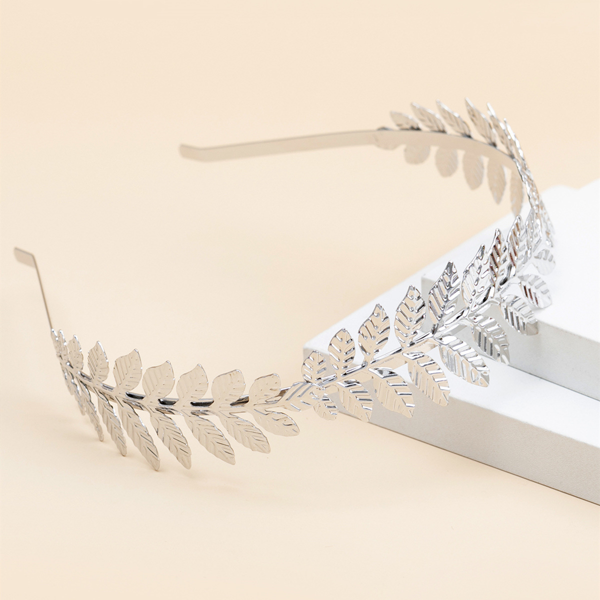 Fashion Leaves Metal Hair Band 1 Piece display picture 4