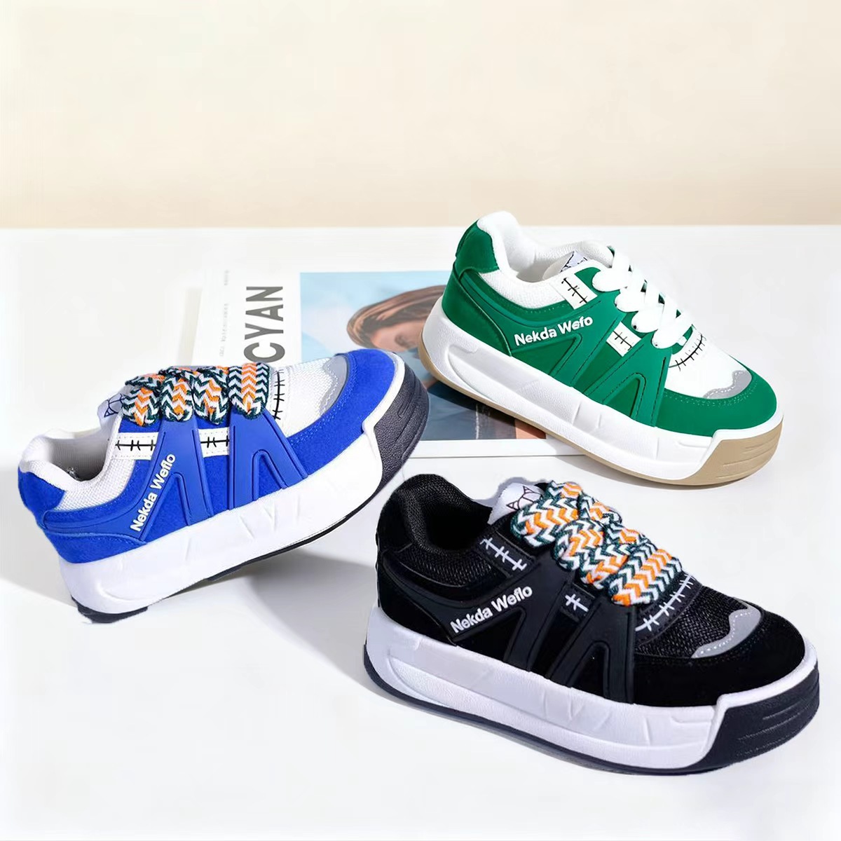 秋冬季新款外贸运动鞋2025百搭儿童平底鞋绑带男童板鞋工厂批发