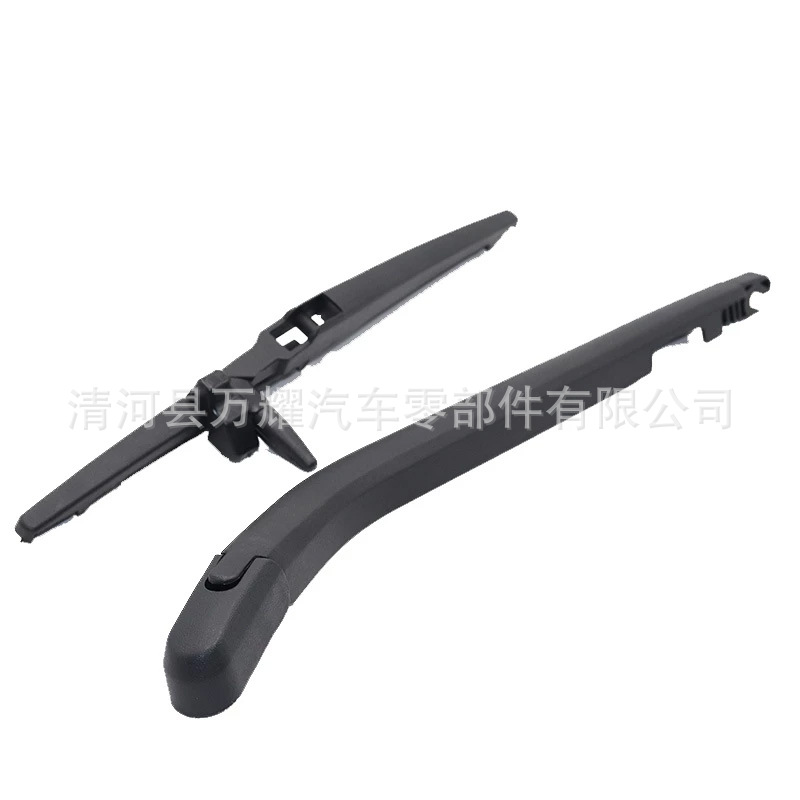 Rear wiper and rear wiper arm