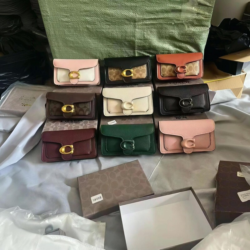 Retro C-buckle Tabby 26 Dionysus bag for women, featuring a textured grain leather design, can be carried under the arm or worn as a shoulder bag, and is suitable for commuting