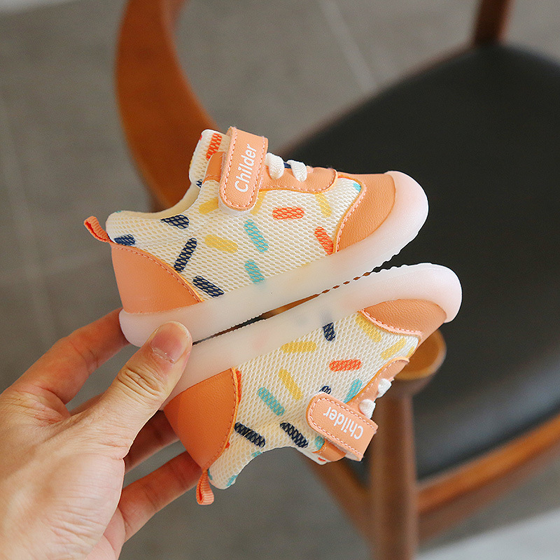 2024 nuevos zapatos para bebés primavera y otoño zapatos para niños pequeños de suela suave 1 1 1 2 años zapatos para niños y niñas zapatos blancos de malla hombres