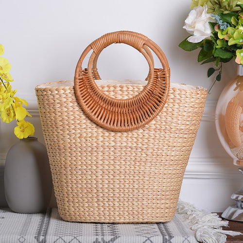 Amazon special sale rattan ins handmade high-value photo artifact straw woven moon style handmade bag