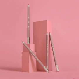 化妆品包装;美妆工具加工;睫毛膏