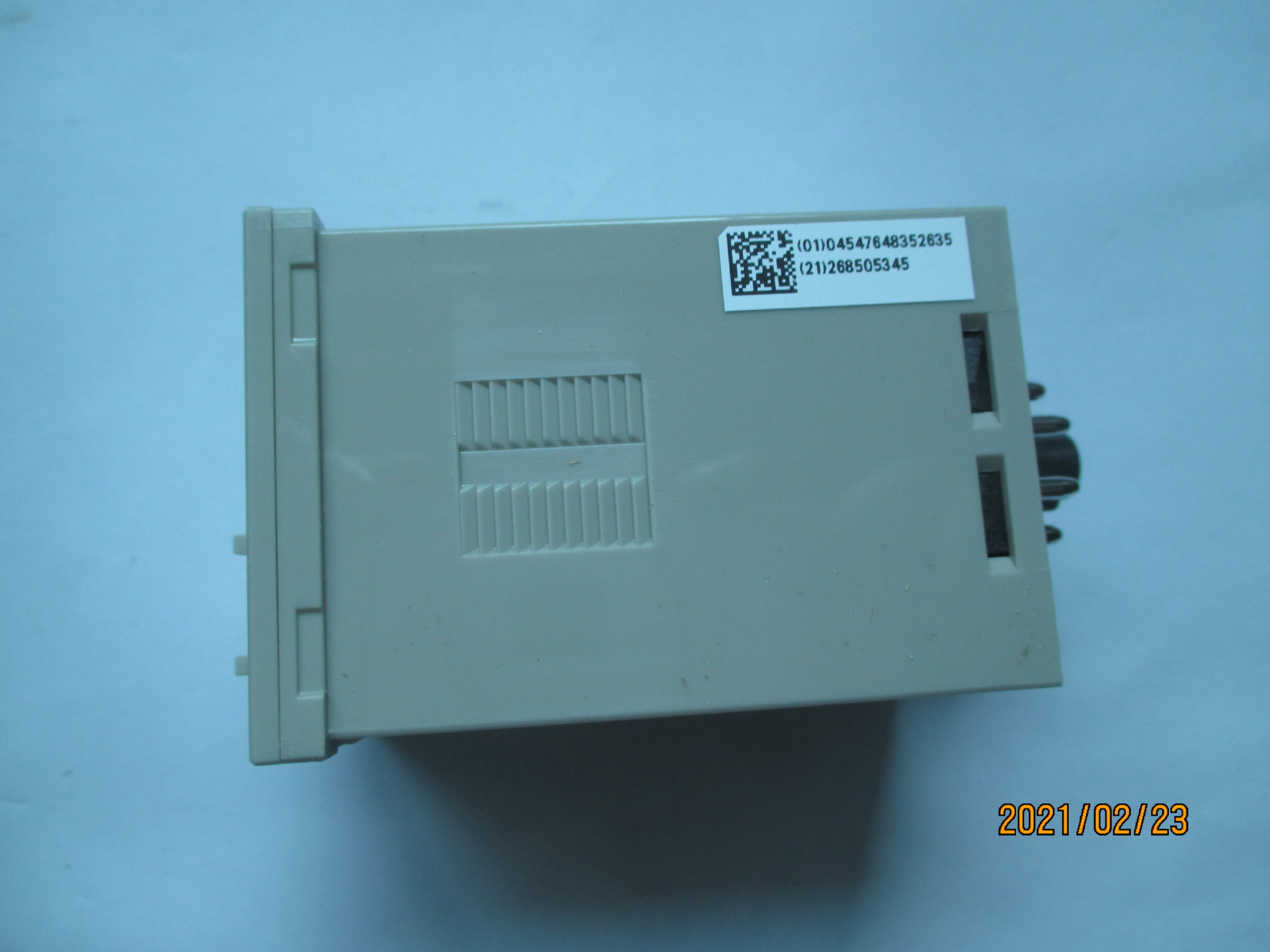 供应全新欧姆龙时间继电器H3CA-8 220V