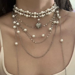 ヨーロッパとアメリカンスタイルの多層パールラブチェーンスタッキングネックレス女性のユニークな個性ネックレスチョーカー気質鎖骨チェーン