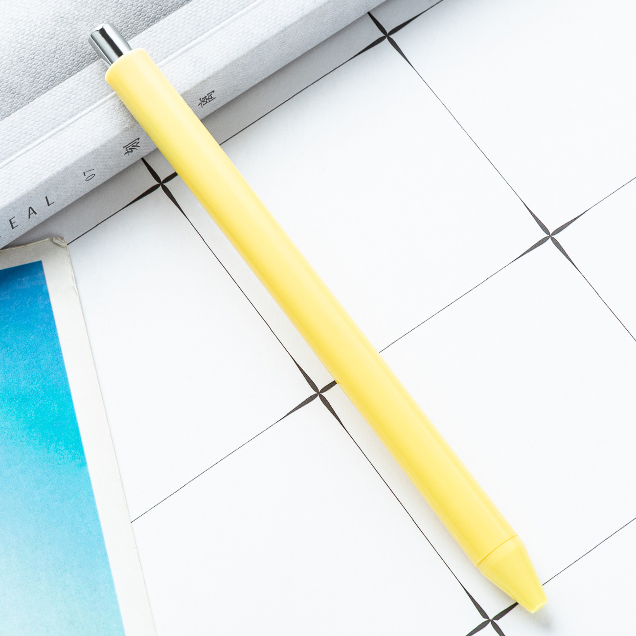 Bolígrafo de plástico imprimible logotipo promocional publicidad publicitaria bolígrafo de regalo simple macarón pequeño bolígrafo fresco