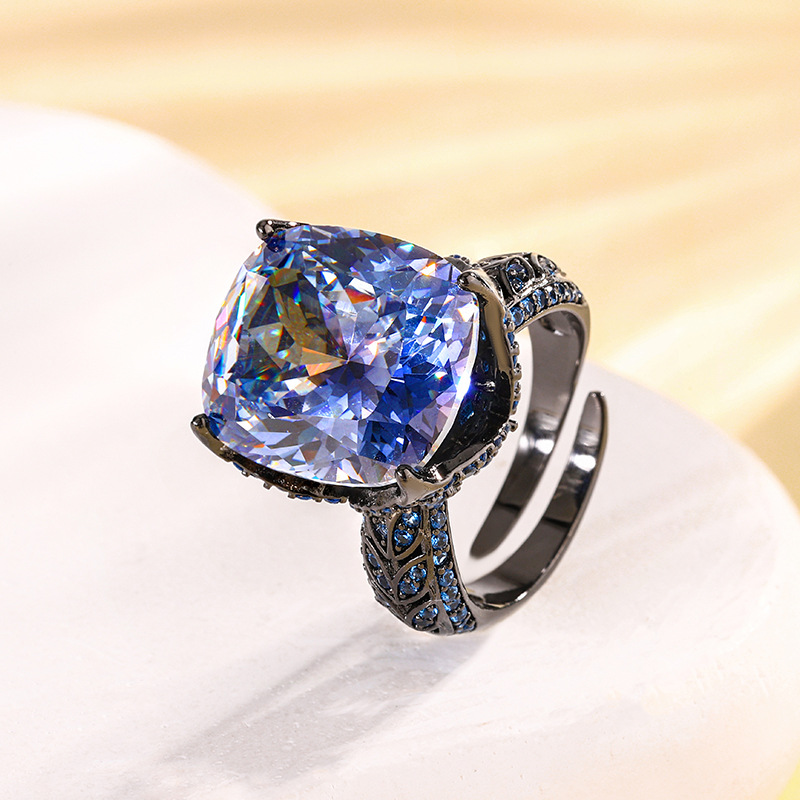 2024 Zhuang Shengsheng Joyas Fondo de cobre chapado en oro simulación retro corindón oro negro anillo de lujo ligero mujer 14*16 al por mayor