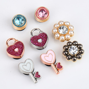 �羳��̶���Ь����|�н���ˮ�Ь���̈�ͬ��DIY�b�K T؈Ь�Ͽ�