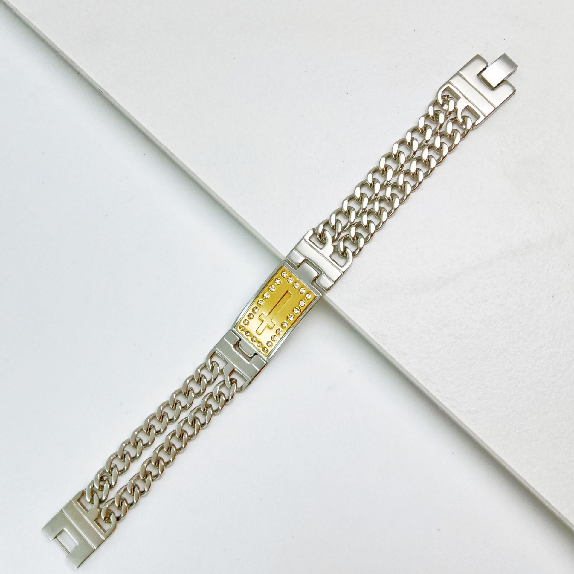 Bracelet épais double couche en forme de croix, serti de diamants, en acier inoxydable et titane, style hip-hop, bijou tendance pour homme_voghion.com