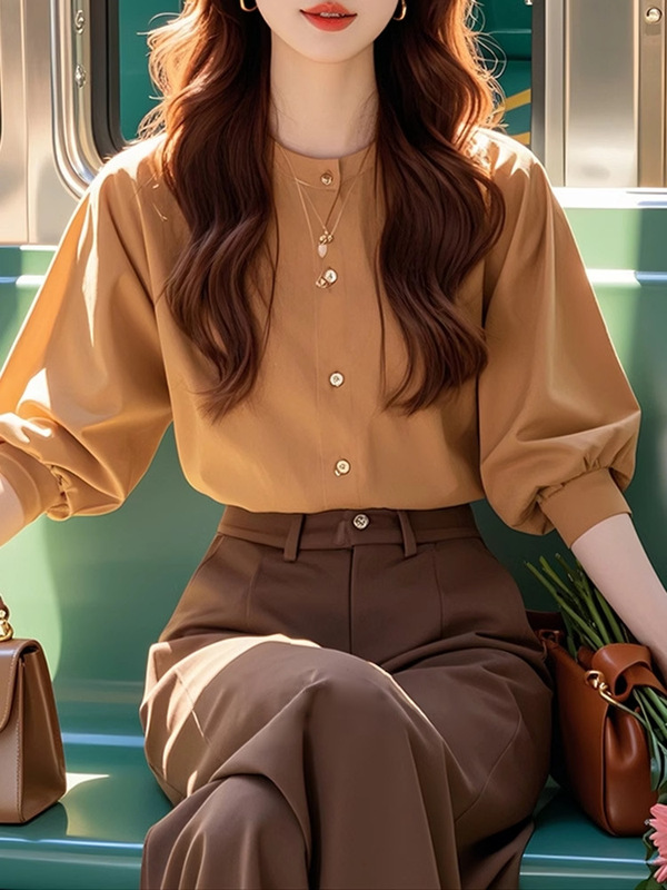 秋には高級感のある婦人服の洋風職業小香風カレーシャツのワイドパンツセットを着ています。|undefined