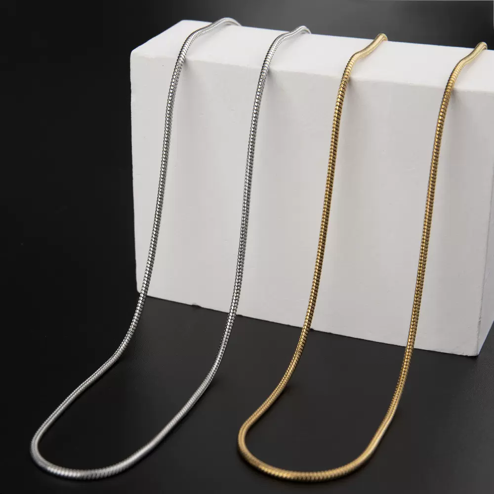 工厂直销不锈钢圆蛇项链钛钢饰品diy配饰嘻哈潮流秋冬毛衣链