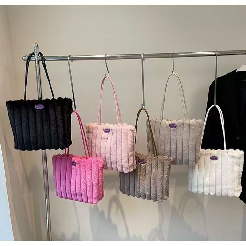 Cross-Border New Autumn and Winter Plush Bag Fashion Manufacturer Armpit Bag Bbag Handbag Wholesale Large Capacity Shoulder Bag