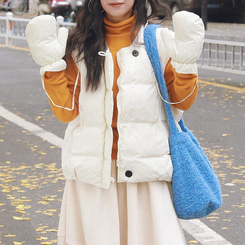 Korean-Style Round-Neck Two-Button down Vest for Women, 2026 Autumn and Winter Fashion, Slim-Fit Warm Vest for Petite Figures