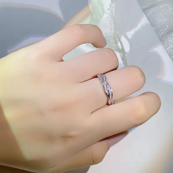 Exquisite Micro-Inlaid Ring for Women, Twist Cross Design, Fashionable and Unique Index Finger Ring, Light Luxury, Simple Full Zirconia Open Ring