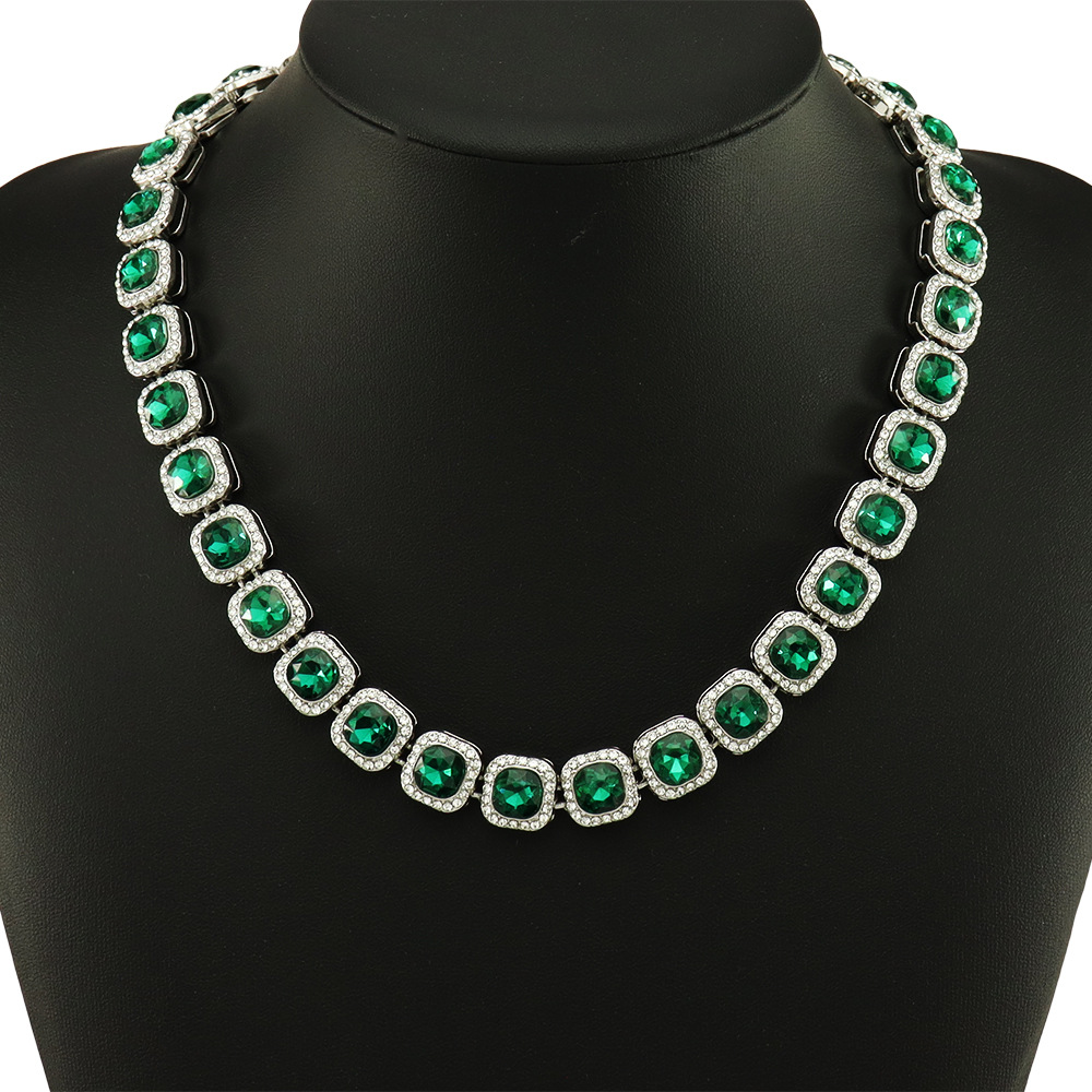 Hip-Hop Vierkante Volledige Diamant Groene Rots Candy Ketting Coole Streetdance Motorfiets Stijl Sleutelbeen Halsketting_voghion.com