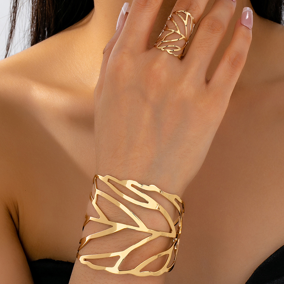Cross-Border Xiyin Retro Fashion Creative Temperament Personality Versatile Gold Hollow Leaf Open Ring Bracelet Set