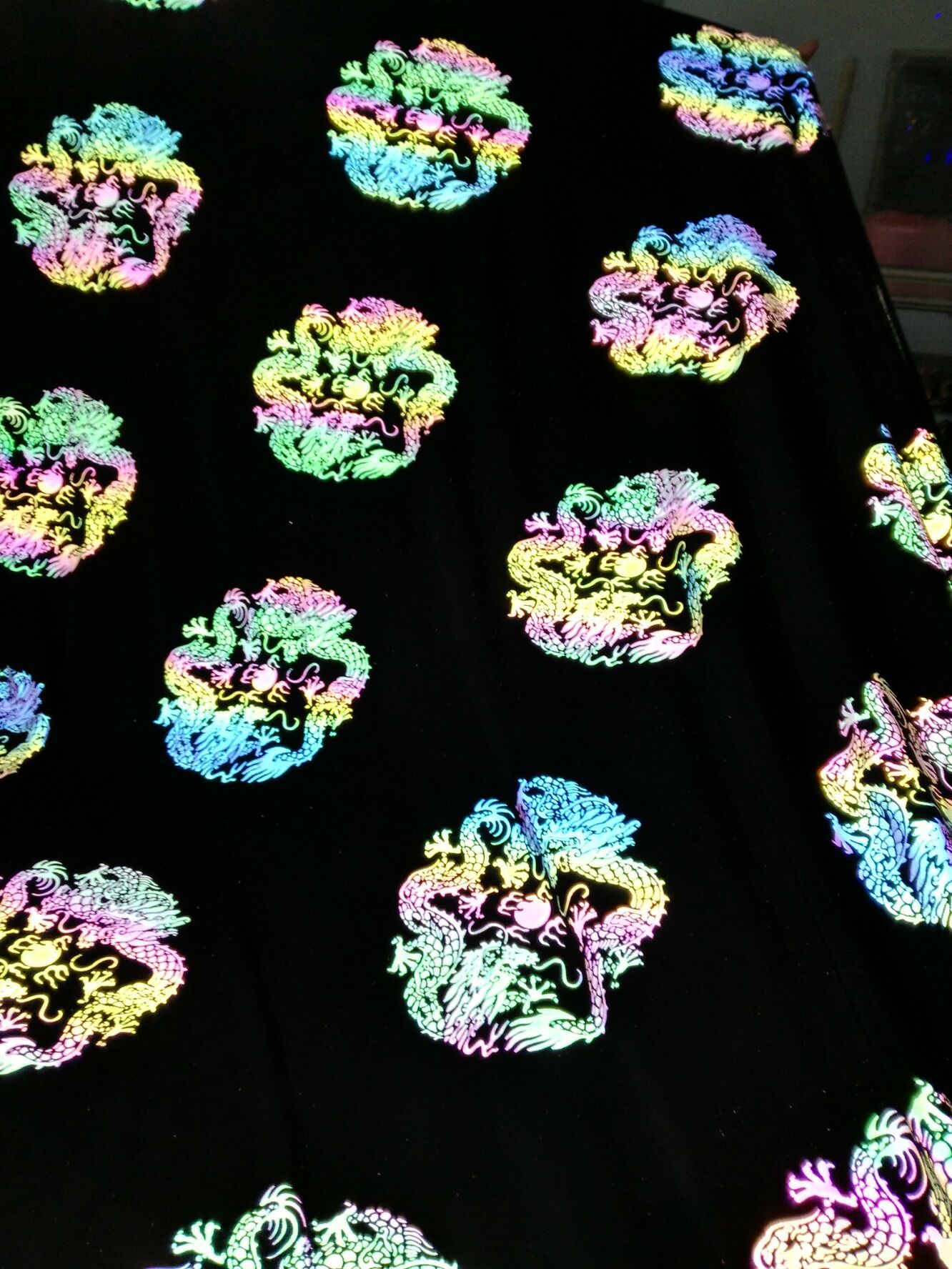 다채로운 드래곤 인쇄 스트레치 천