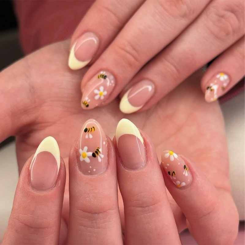 Lefan Manicure Simple French Style Yellow Wearable Nails Short Almond Nails Summer Bee Flower Fake Nails
