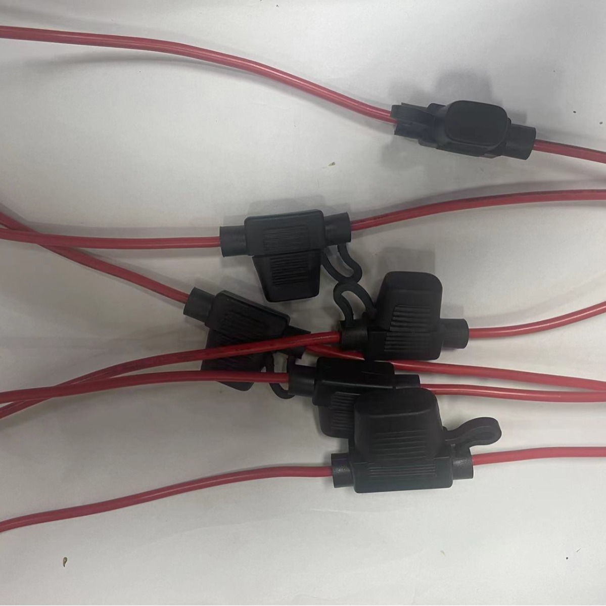 XHX001中16圆黑头15CM+15CM两头半剥6MM 保险盒