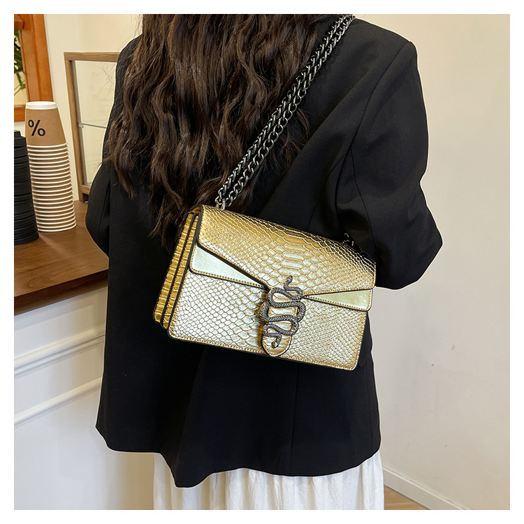 Women's PU Solid Color Snake Elegant Square Magnetic Buckle Crossbody Bag Square Bag Underarm Bag display picture 6