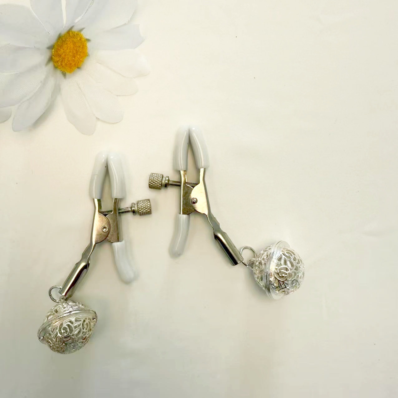 Nipple Clamps with Bell Pendant and Tassel, Red Silver Bell Design — detail image 7