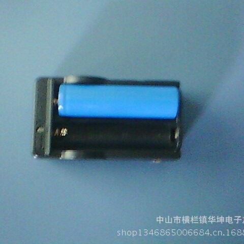 厂家供应18650双槽充电器HK电池万能充强光手电筒充电器