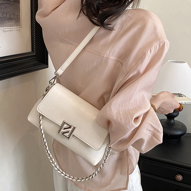 Temperamento exquisito bolso cuadrado para mujeres 2026 nuevo retro bolso de hombro de color sólido alto valor de color simple bolso diario image 3