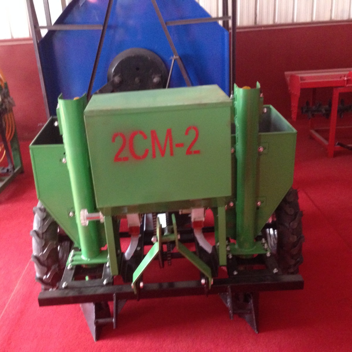 土豆种植机2CM-2    出口马铃薯种植机  拖拉机悬挂土豆种植机