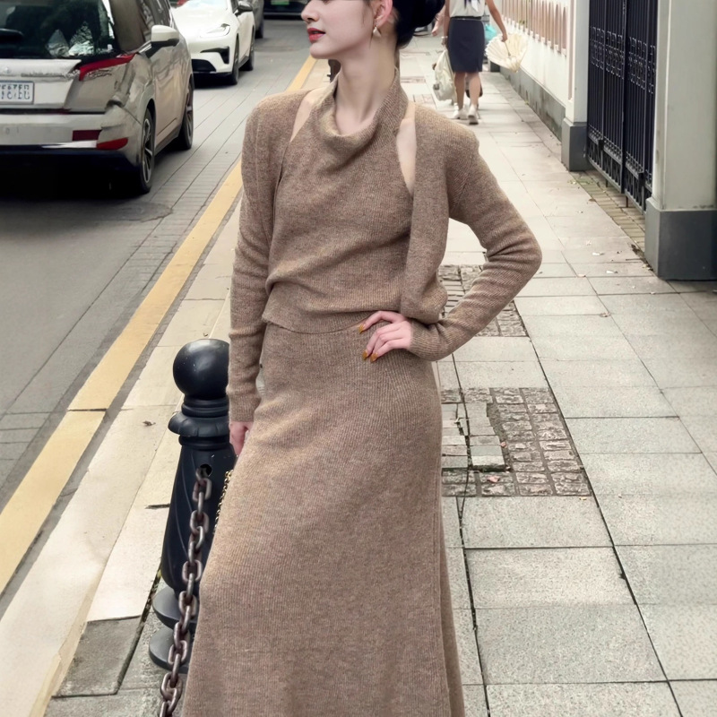 秋冬新款设计感挂脖毛衣半身裙开衫三件套女韩版气质宽松针织套装|undefined