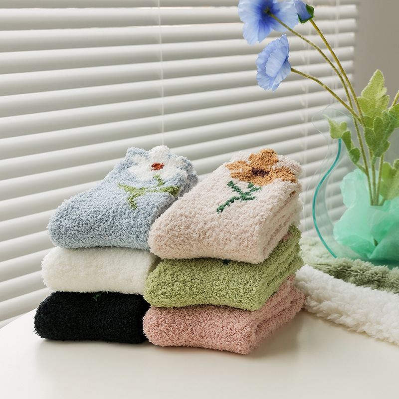 New style wool-free coral velvet socks ladies autumn and winter solid color thick warm floor socks flower half velvet socks New style wool-free coral velvet socks ladies autumn and winter solid color thick warm floor socks flower half velvet socks