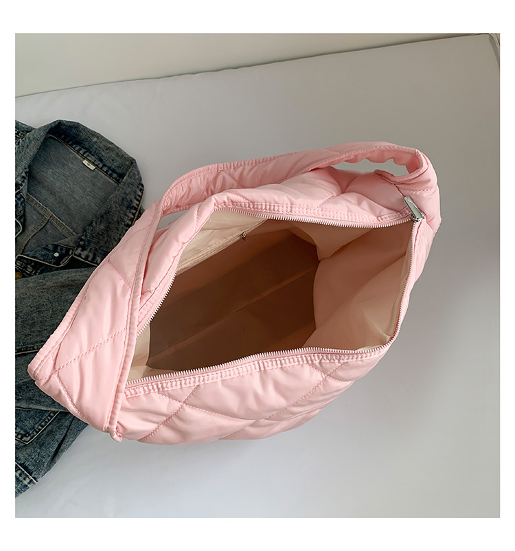 Women's Large Pu Leather Solid Color Lingge Streetwear Square Zipper Shoulder Bag display picture 22