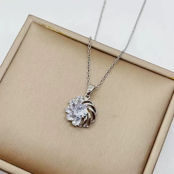 Rigid necklace