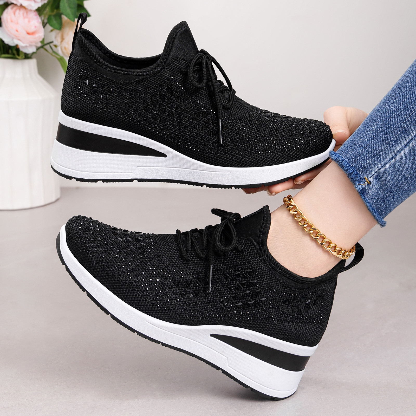 low casual footwear with rhinestones with shoelaces for leisure