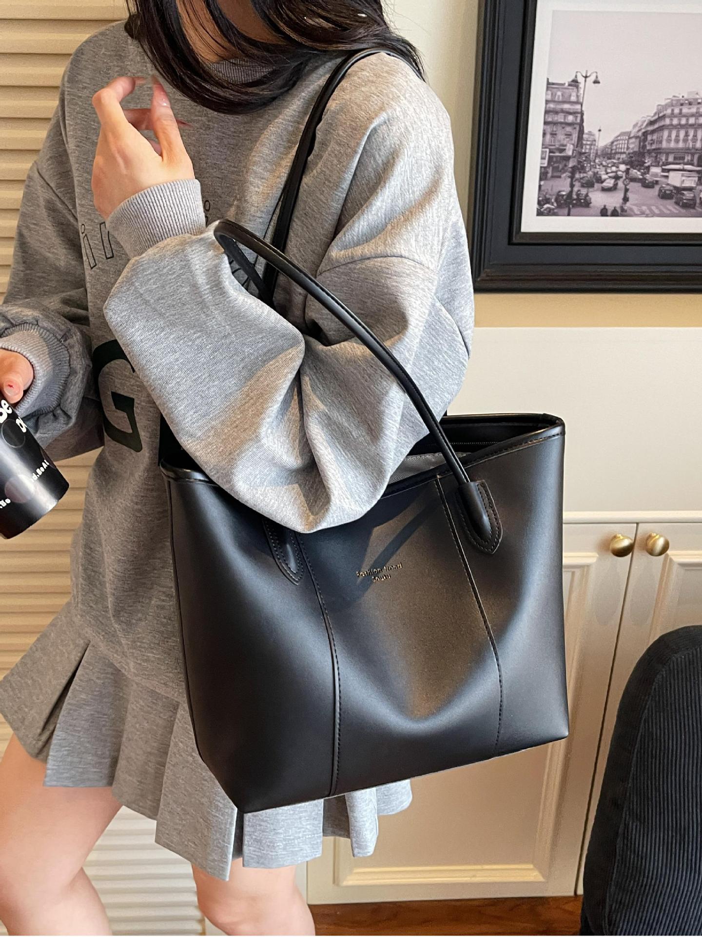Bolso Tote nuevo producto más vendido transfronterizo para mujer de gran capacidad 2025 todo-fósforo casual simple de alta calidad bolsa de axila de un solo hombro
