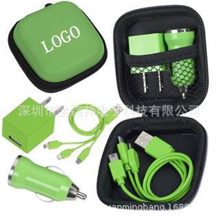 客人绿色套装图