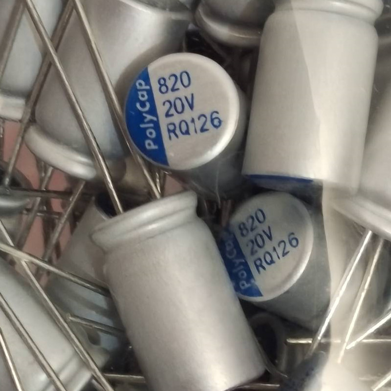 固态电容20V820UF体积8*14高分子铝电解820UF20V笔记本充电器电源